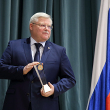 Томский губернатор наградил лучших растениеводов области Томский губернатор наградил лучших растениеводов области